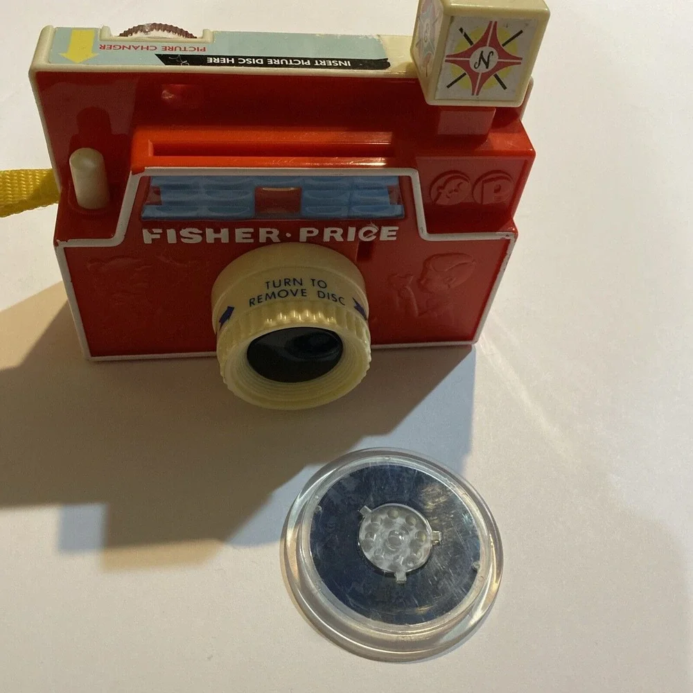 Vintage Fisher Price Changeable Picture Disc Toy Camera w/ Picture Disc